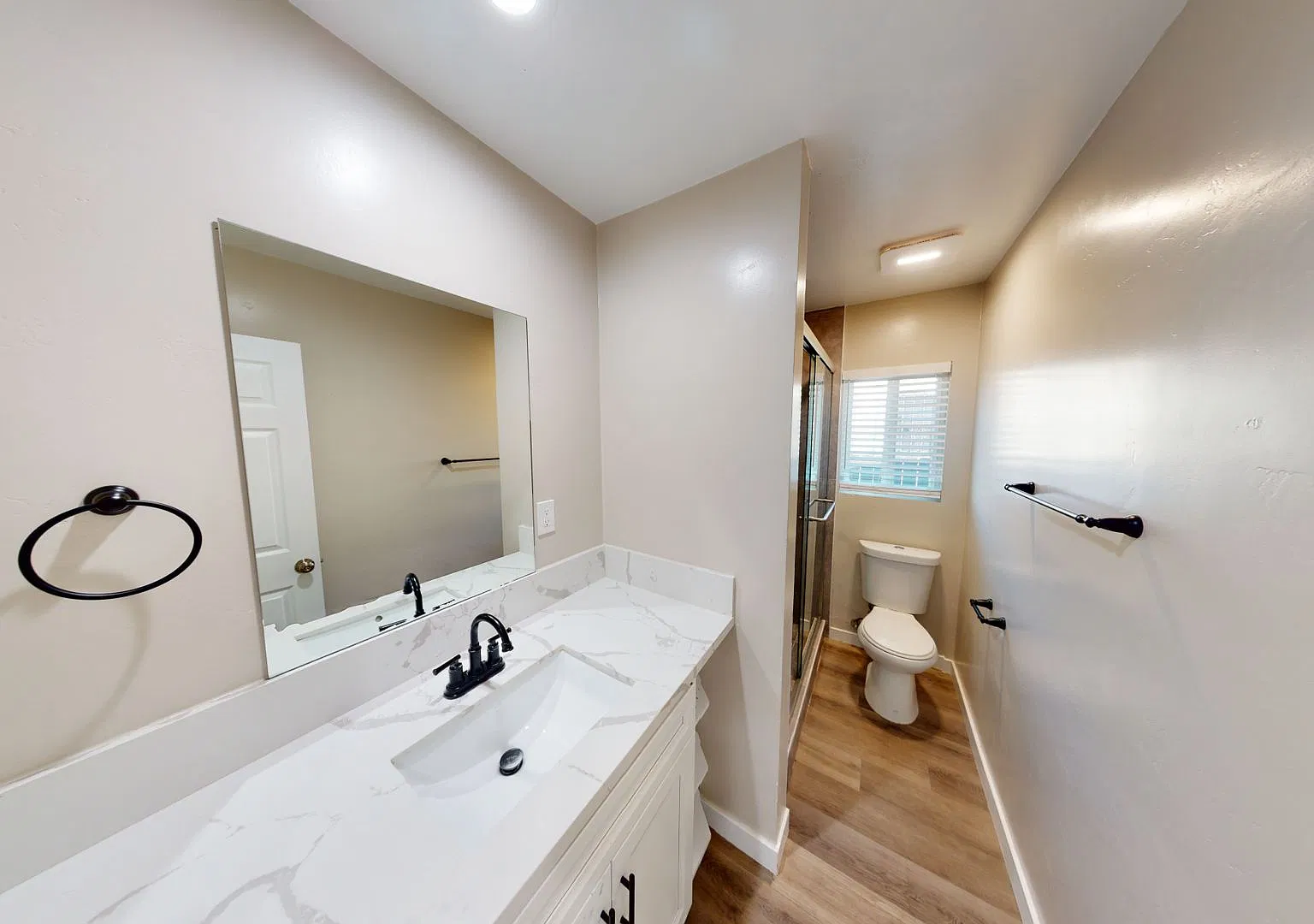 4BD/2BA with a Garage — Photo 4