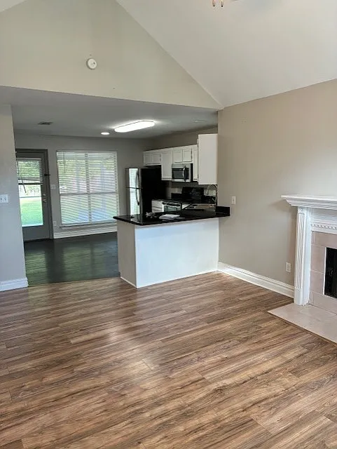 3 bed, 2.0 bath, 1107 sqft, $1,700 — Photo 4