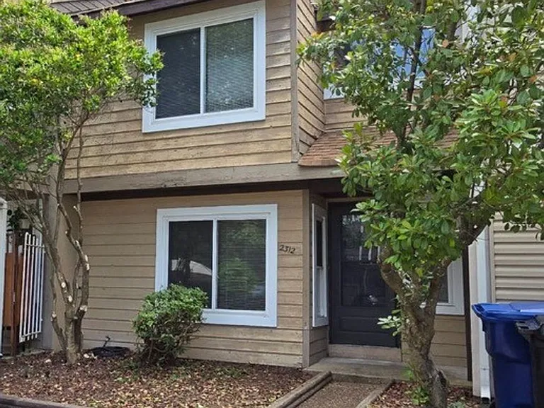 2312 Merl Cir — Photo 1