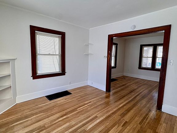 5th image of 1716 Linden Ave SE