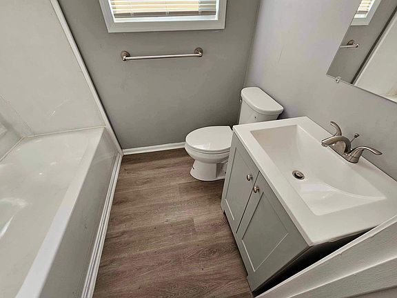 5th image of 3540 Juneway