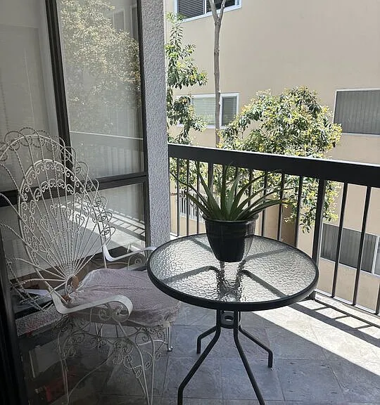 324 N Palm Dr #206 — Photo 11