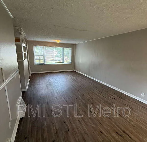 1209 Kilgore Dr — Photo 2