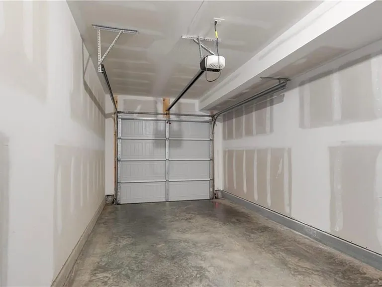 1335 Claytor Ln — Photo 6