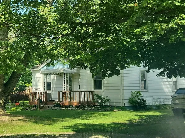 3426 Addie St, Waterford, MI 48329