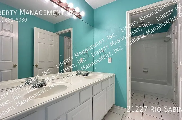 21227 Rio Sabinal — Photo 41