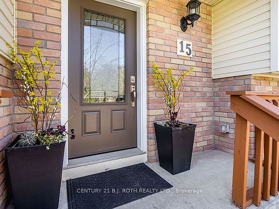 3rd image of 15 Sugarbush Rd