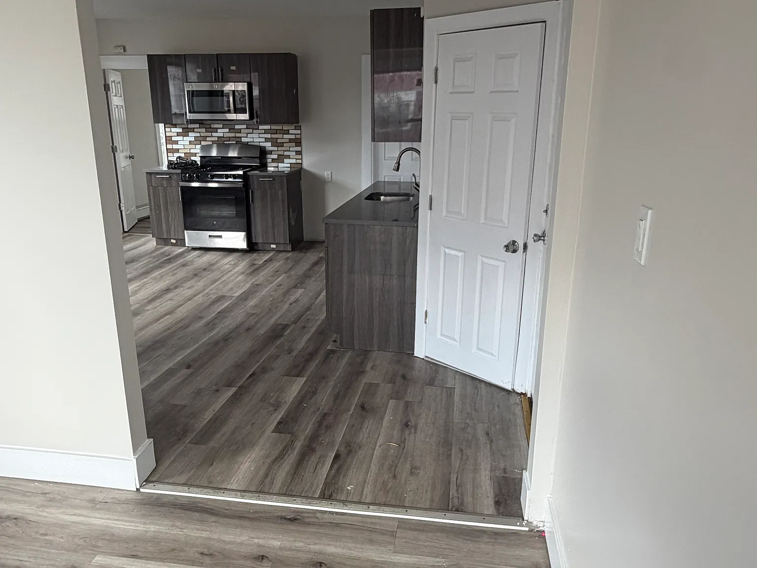4 bed, $3,000 — Photo 3