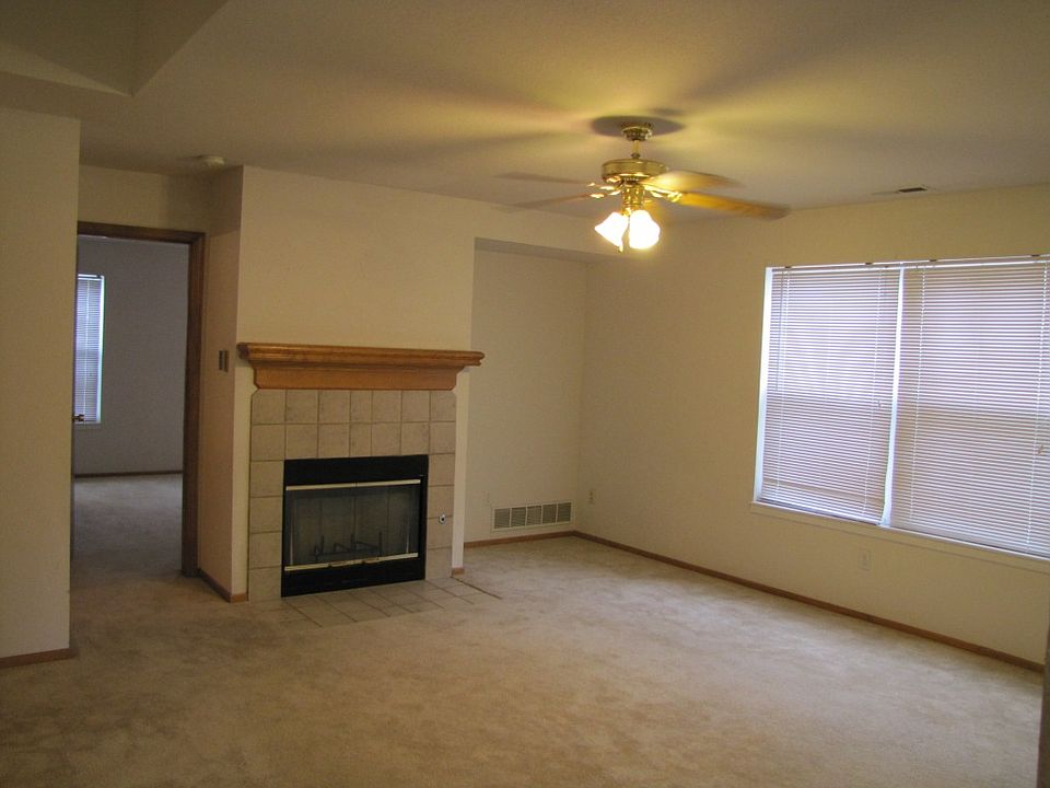 2nd image of 2756 Grand Cir