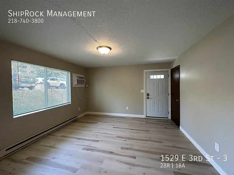 1529 E 3rd St #3 — Photo 4