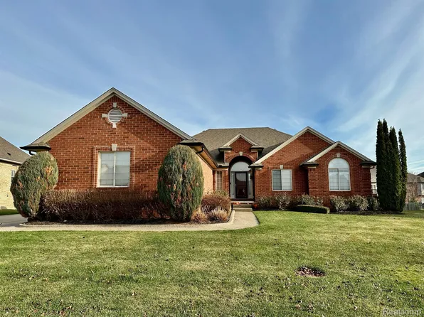63642 Dover Ct, Washington, MI 48095