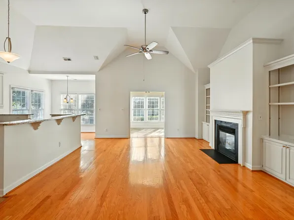 104 Ashmore Dr, Cary, NC 27519