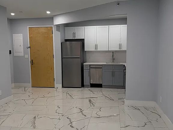5th image of 38-03 31st St #1R