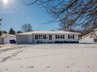 160 Mendota Dr, Rochester, NY 14626