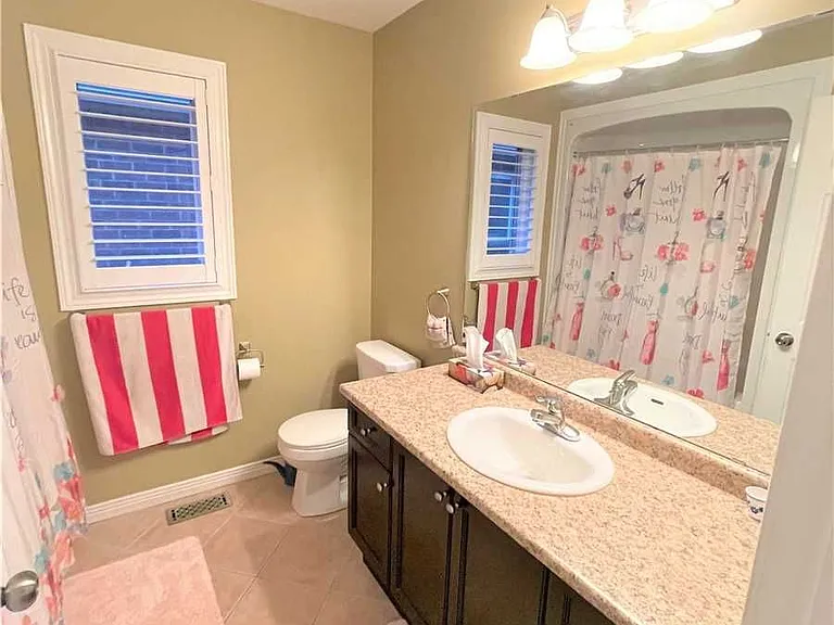 88 Sundance Cres — Photo 22