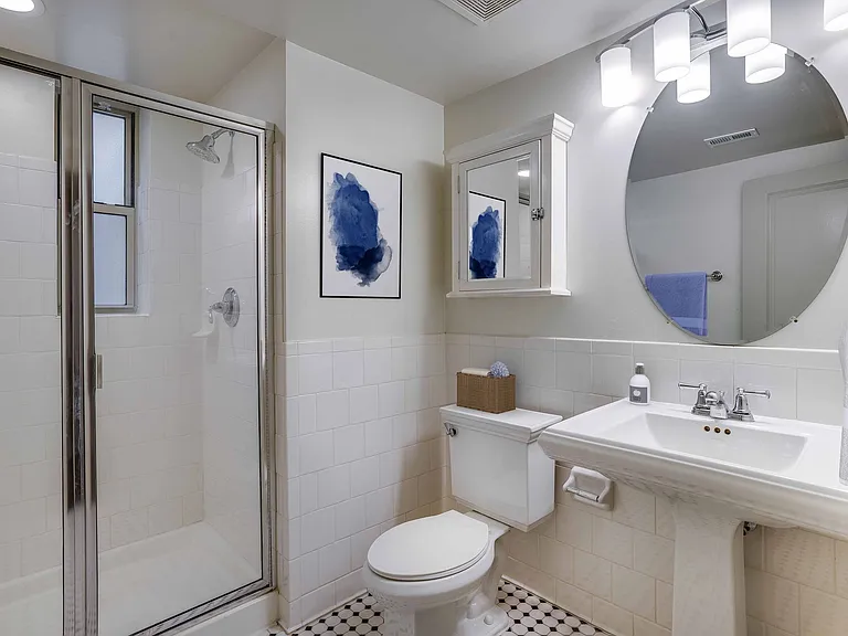 Camden Roosevelt — Photo 16