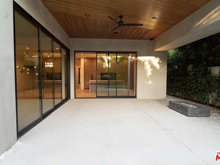 829 N Ogden Dr — Photo 17
