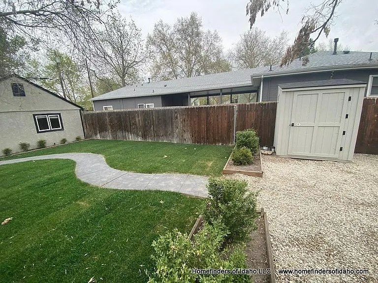 881 N 28th St — Photo 16