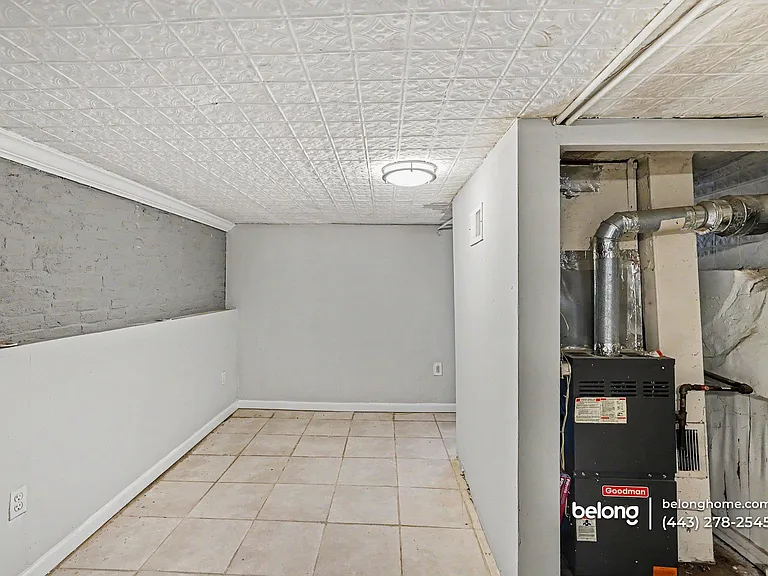 1111 W Lombard St — Photo 10