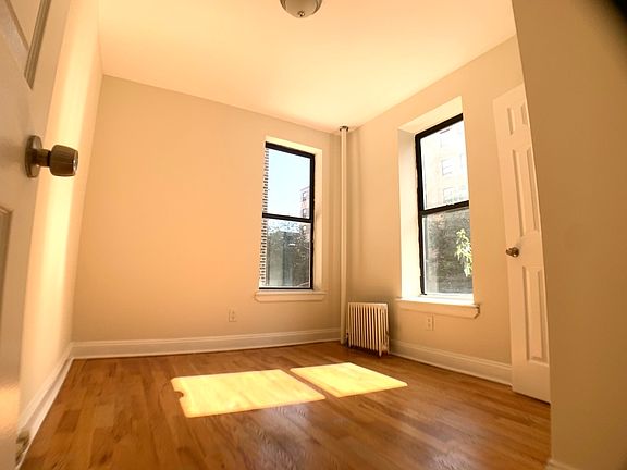4th image of 242 Bradhurst Ave #24B