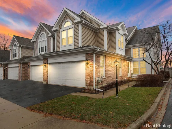 831 Fairmont Ct, Des Plaines, IL 60018