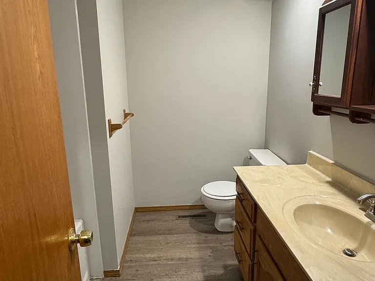 2762 W Roxbury St — Photo 10