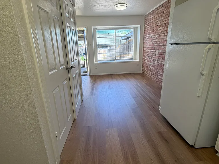 3746 Laura Leigh Ln — Photo 9