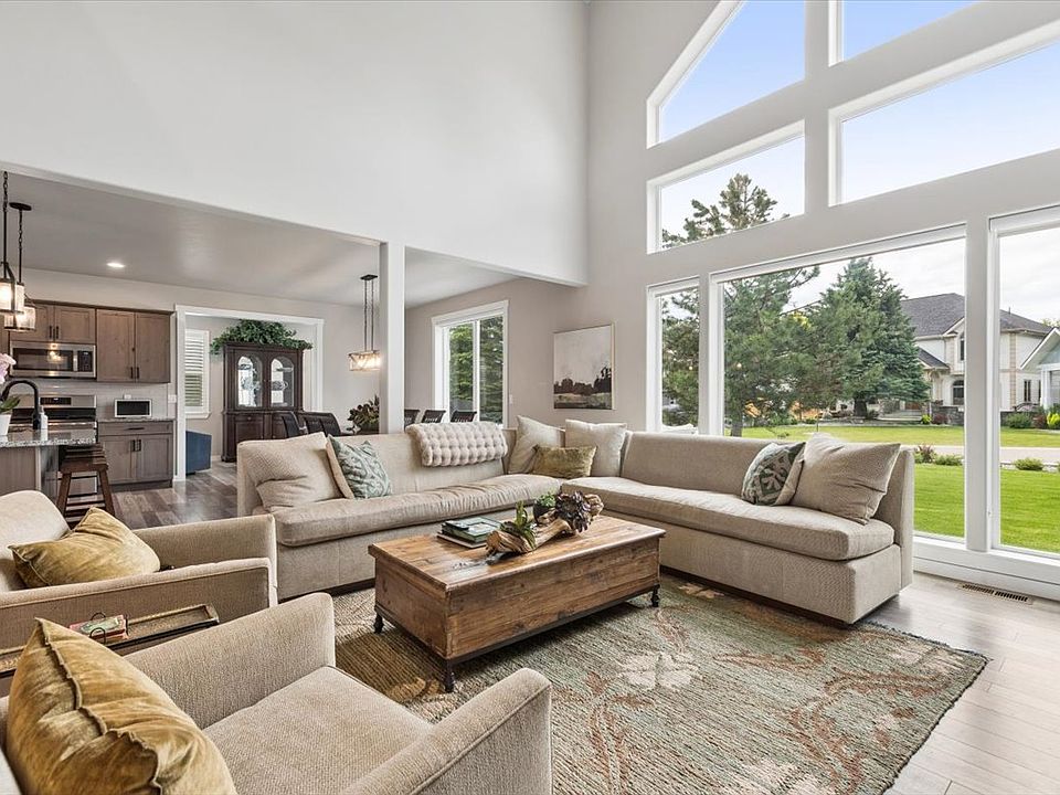 1st image of 120 River View Dr