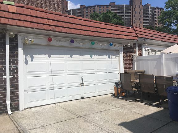 2nd image of 8011 Margaret Pl