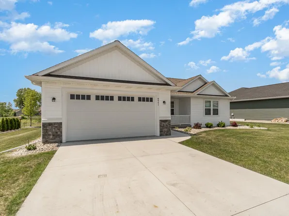 8441 Cottonwood Dr, Freeland, MI 48623