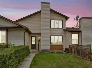 148 E Deerview Way SE, Calgary, AB T2J 6K3
