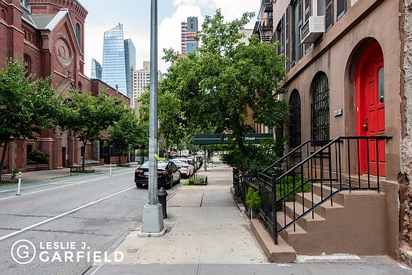 Sold by Leslie J. Garfield | media 2