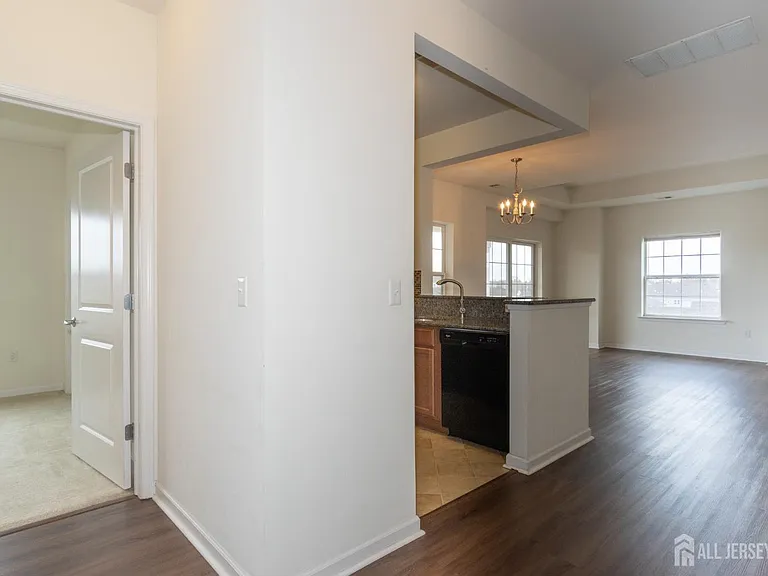 541 E Celebration Way — Photo 3