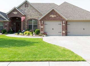 2417 W Pierre Xing, Fayetteville, AR 72704