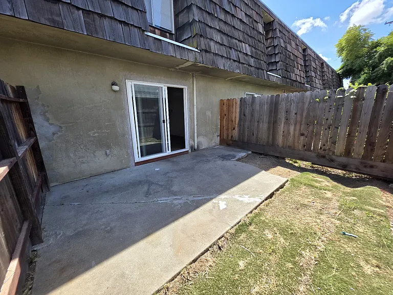 200 W Turner Rd #1 — Photo 16
