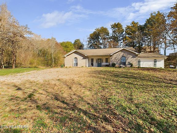 2nd image of 1632 River Crest Dr