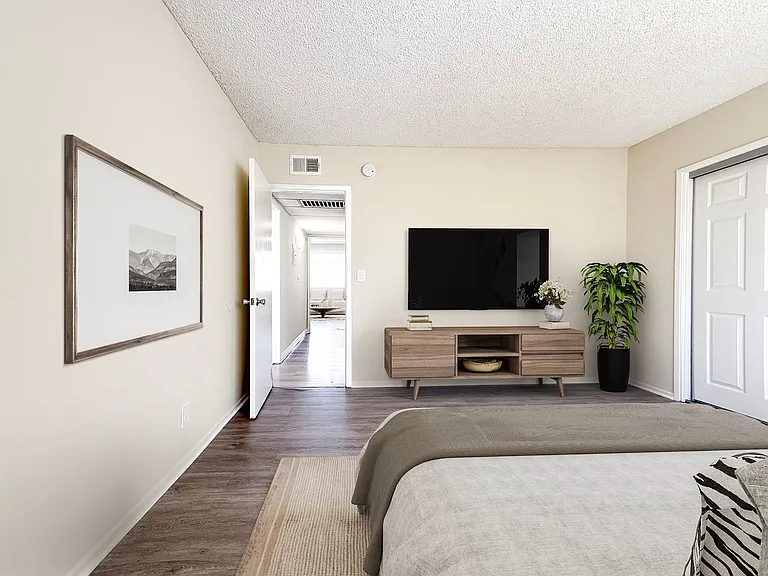 Barrymore Apartments — Photo 12