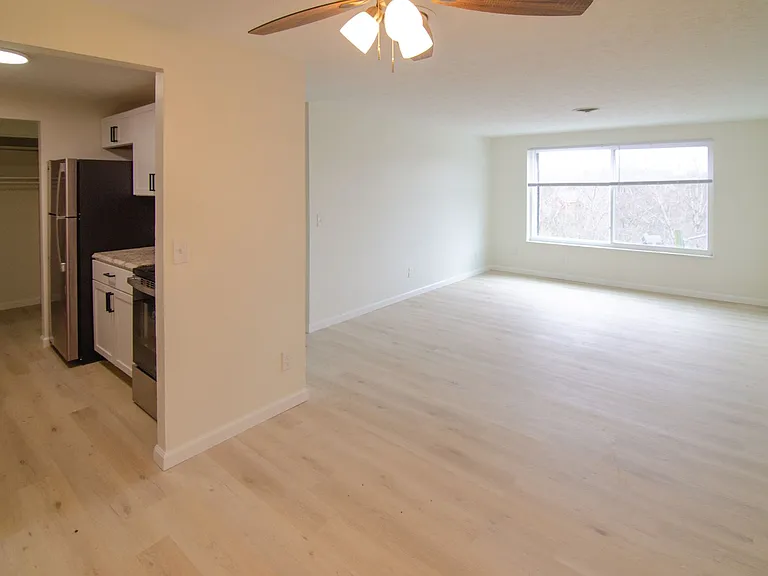 5465 Kirby Ave #13 — Photo 17