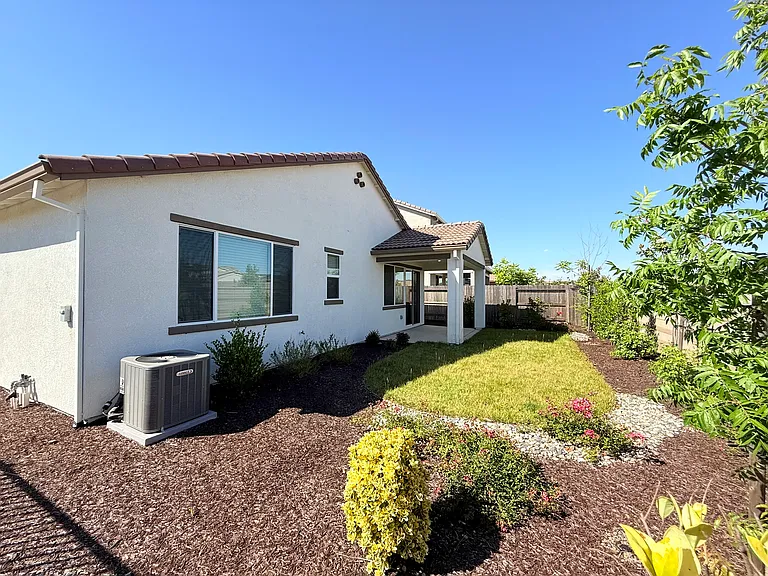 4594 Duckhawk Cir — Photo 36