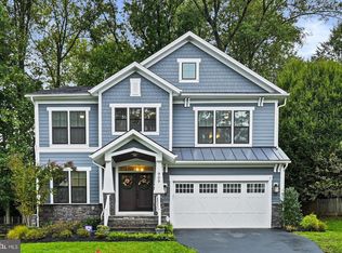 909 Desale St SW, Vienna, VA 22180