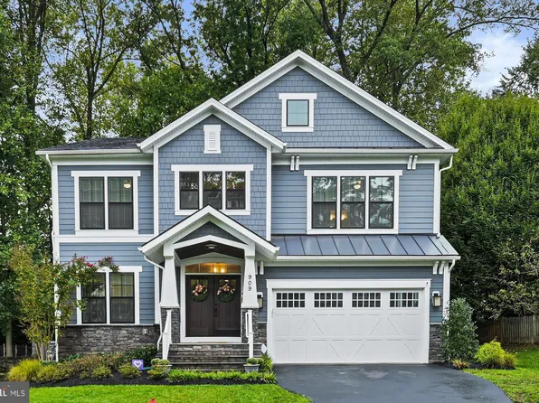 909 Desale St SW, Vienna, VA 22180