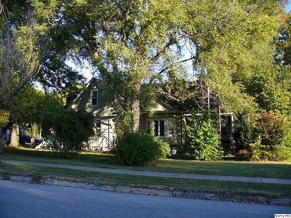Home for Sale in Quincy, IL $78,000