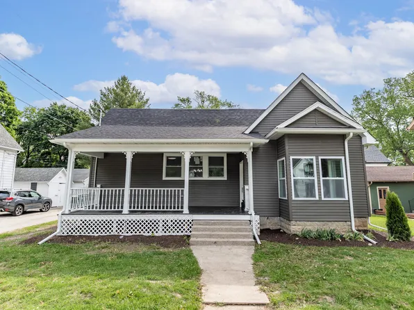104 N Greenwich St, Valparaiso, IN 46383