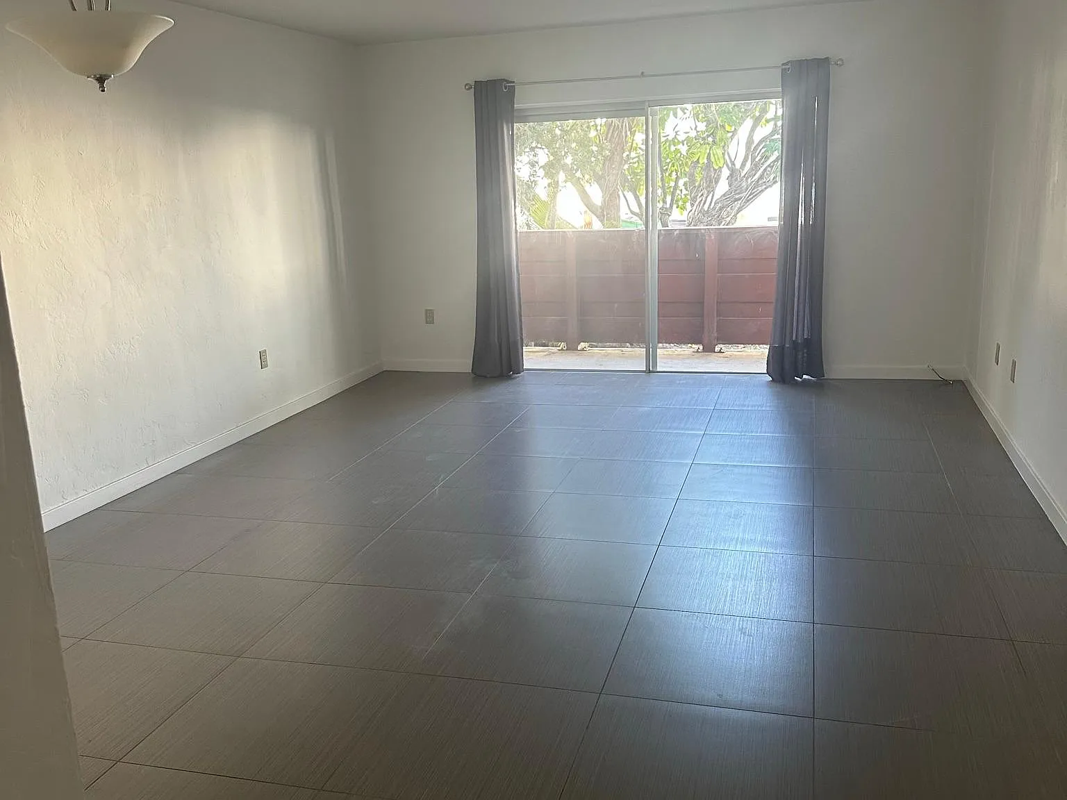 1 bed, 1.5 bath, 894 sqft, $2,500 — Photo 3