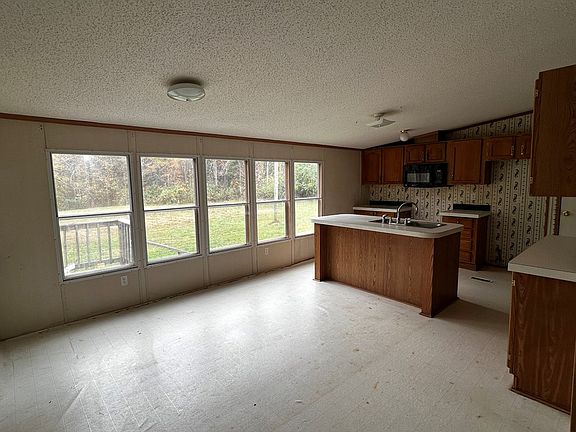 5th image of 106 Highway Shop Rd