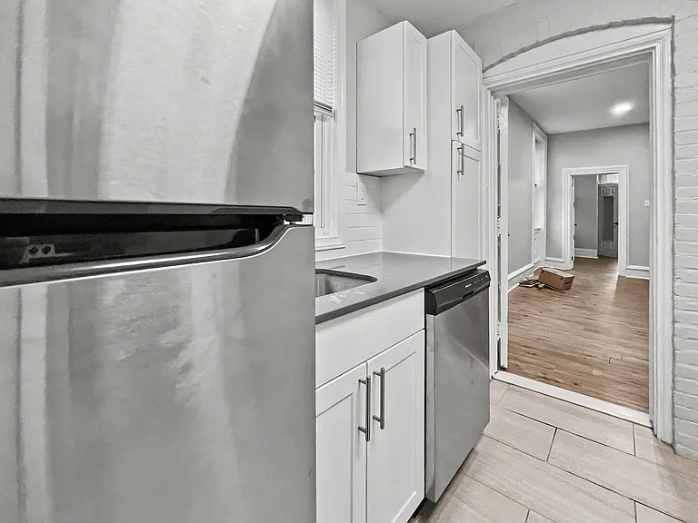 1012 E Lancaster Ave — Photo 7