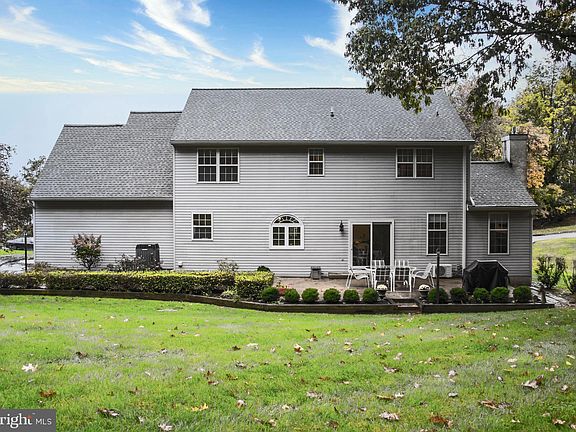 2nd image of 324 Martingale Cir