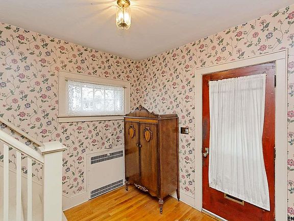 5th image of 350 Marshland Ct