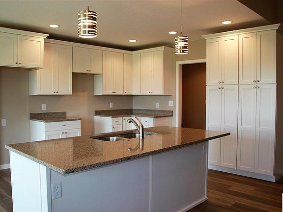 5th image of 405 Prairie Bluff Dr