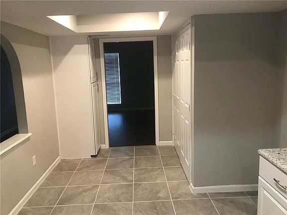 4th image of 437 Jamestown Dr